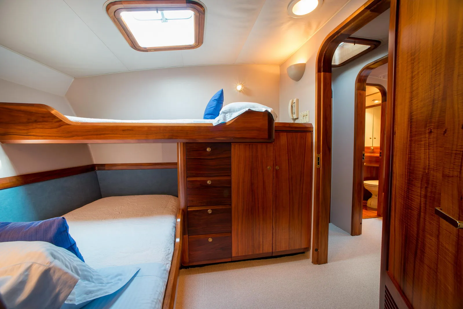 Carver 30M (1993) — polovna jahta 30 m, fotografija 44 od 73