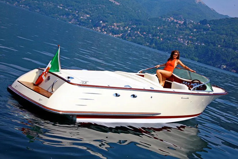 Comitti Venezia 22 — motorna jahta 6,9 m, klasični runabout na mirnoj vodi