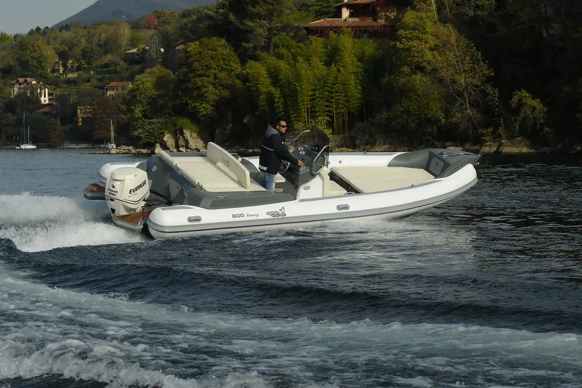 MV Marine MV 800 — gumenjak 7,96 m, fotografija 4 od 4