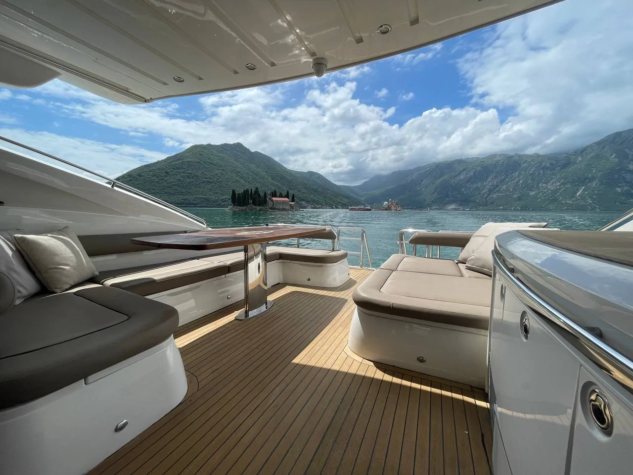 Princess V65 (2008) — polovna jahta 20,33 m, fotografija 5 od 18
