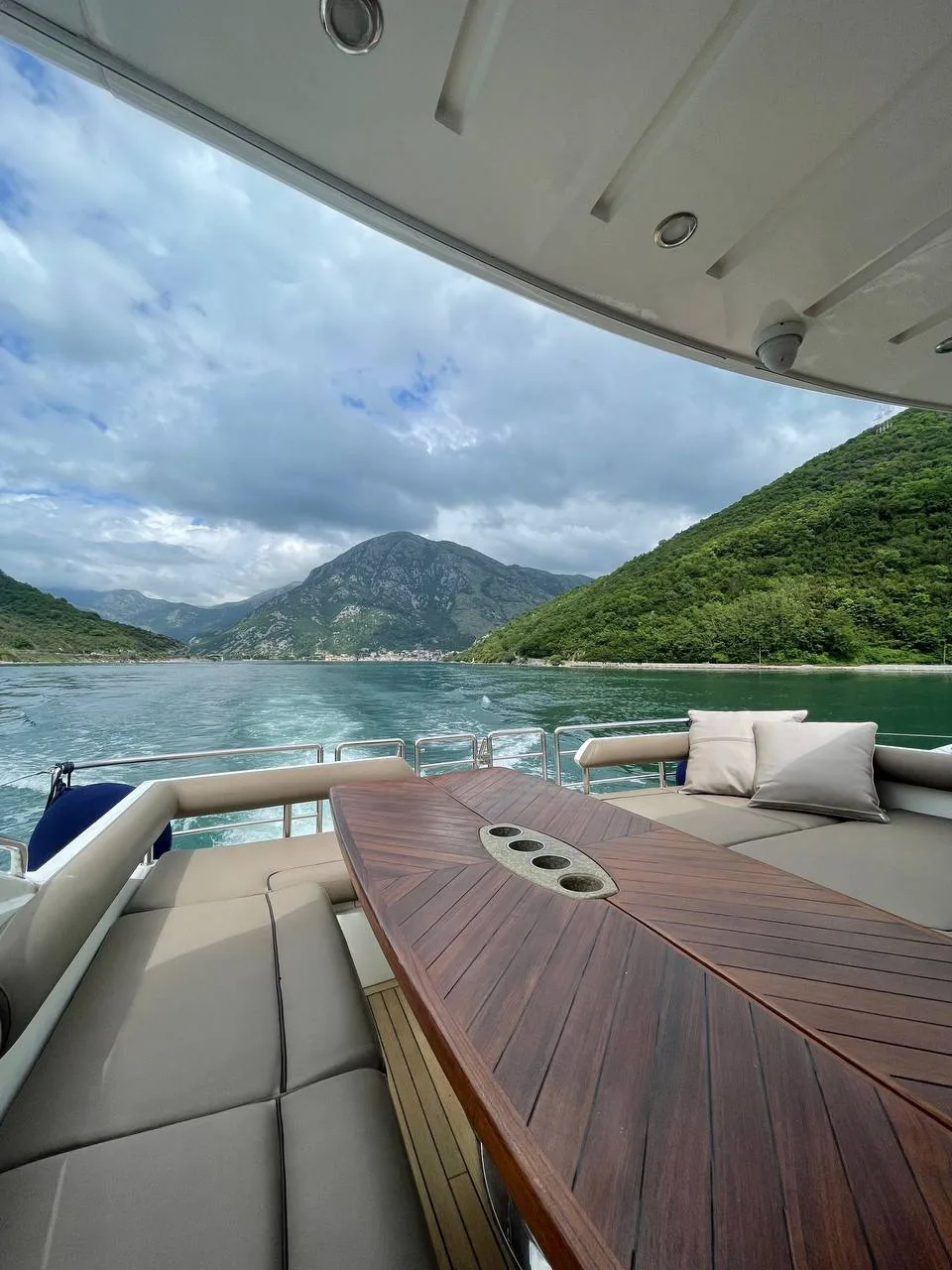 Princess V65 (2008) — polovna jahta 20,33 m, fotografija 7 od 18