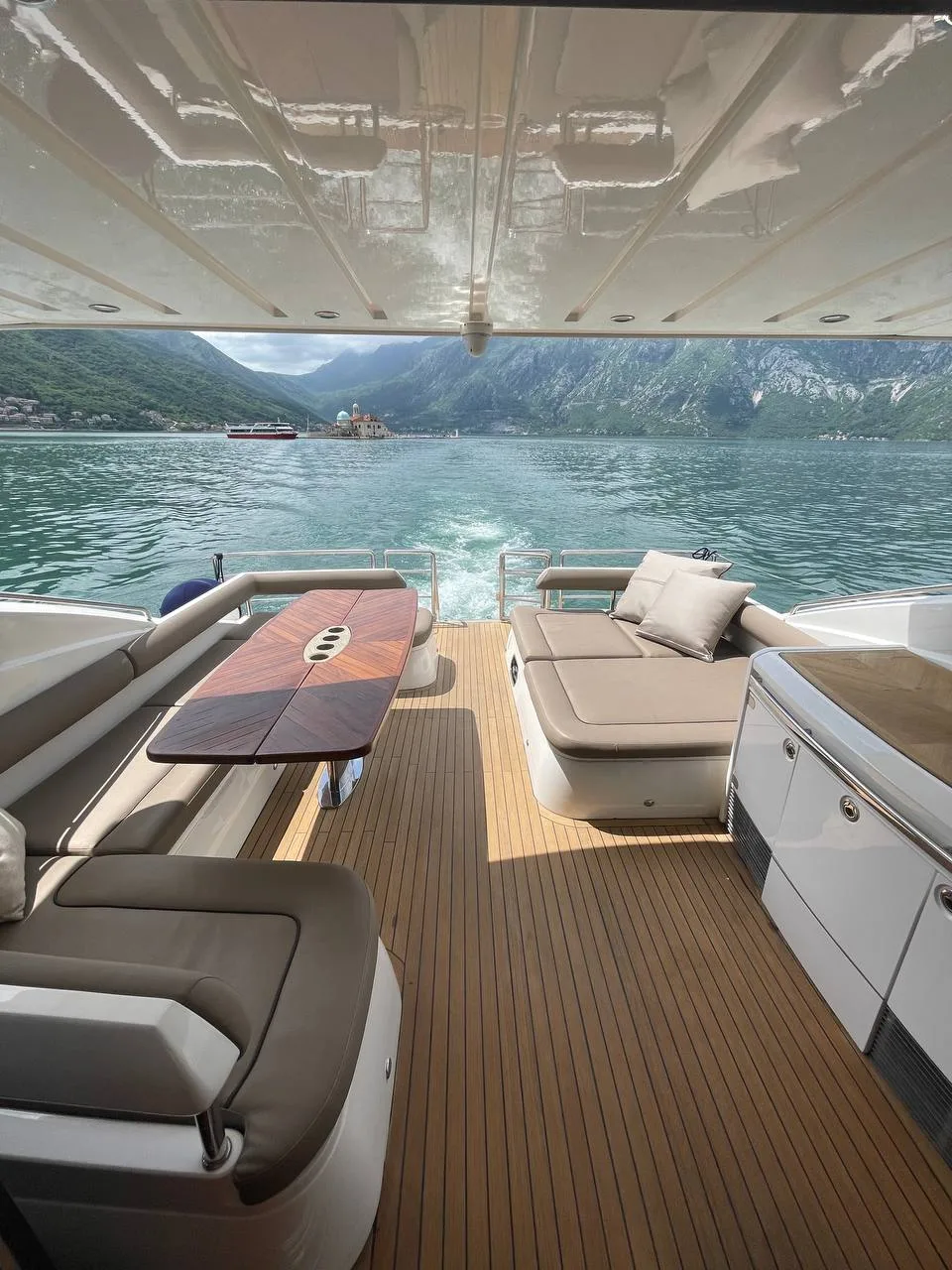 Princess V65 (2008) — polovna jahta 20,33 m, fotografija 8 od 18
