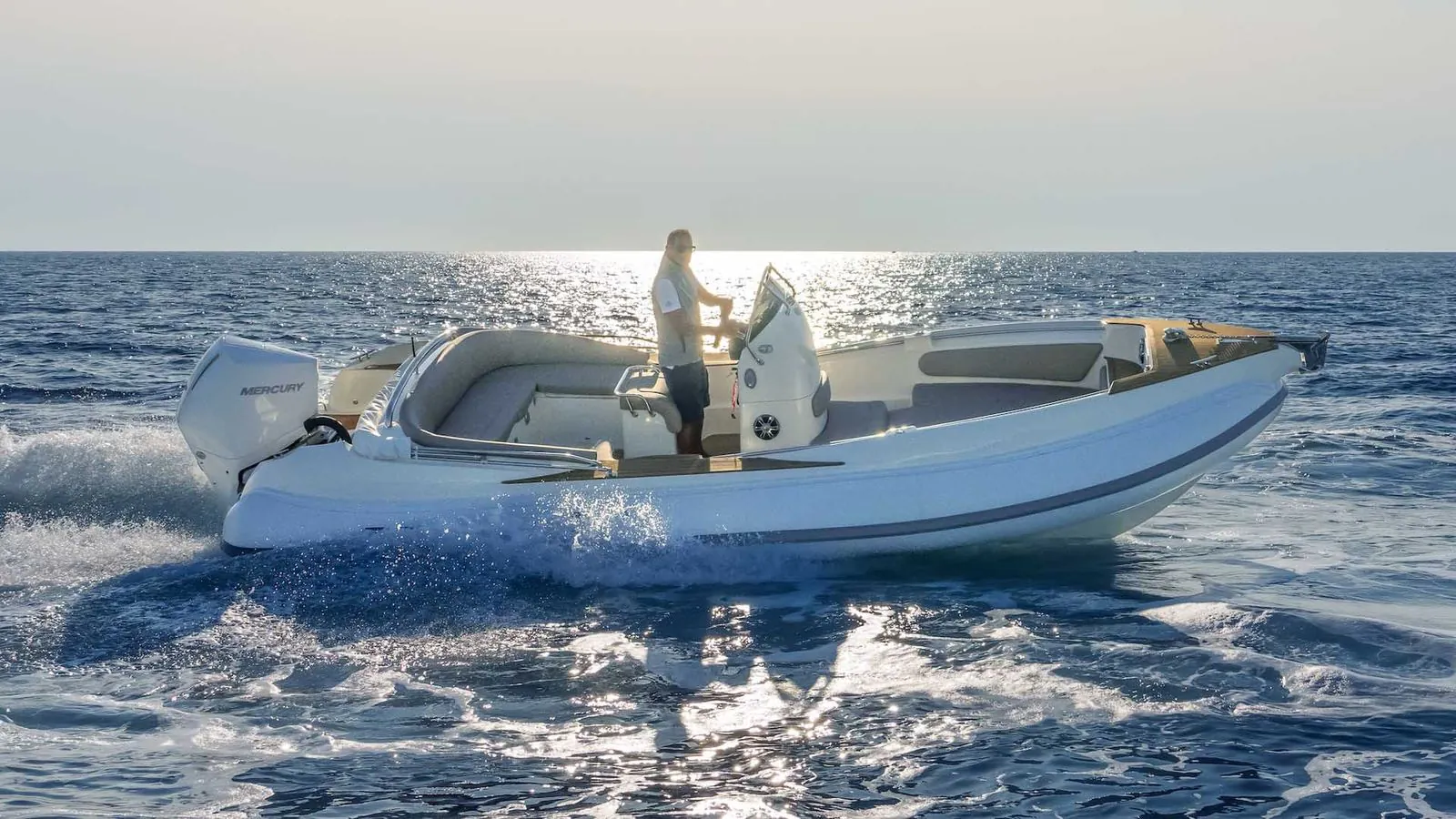 Scanner Marine Envy 710 — gumenjak 7,1 m, u plovidbi ka suncu